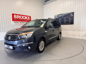 2014 Ssangyong Turismo 2.0 E-Xdi Es T-Tronic Euro 5 5dr in Grey — image 3