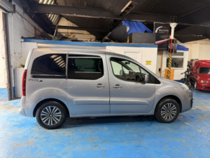 2018 Peugeot Partner 1.6 in Grey — image 5