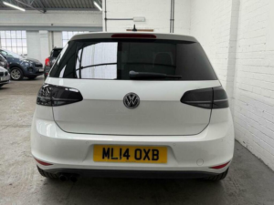 2014 Volkswagen Golf 2.0 Tdi Bluemotion Tech Gt Euro 5 (s/s) 5dr in White — image 4