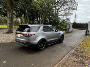 2019 Land Rover Discovery 3.0 Sd V6 Hse Luxuryrear Dvd,digital Tv,pan Roof,lr Service History in Grey — image 4