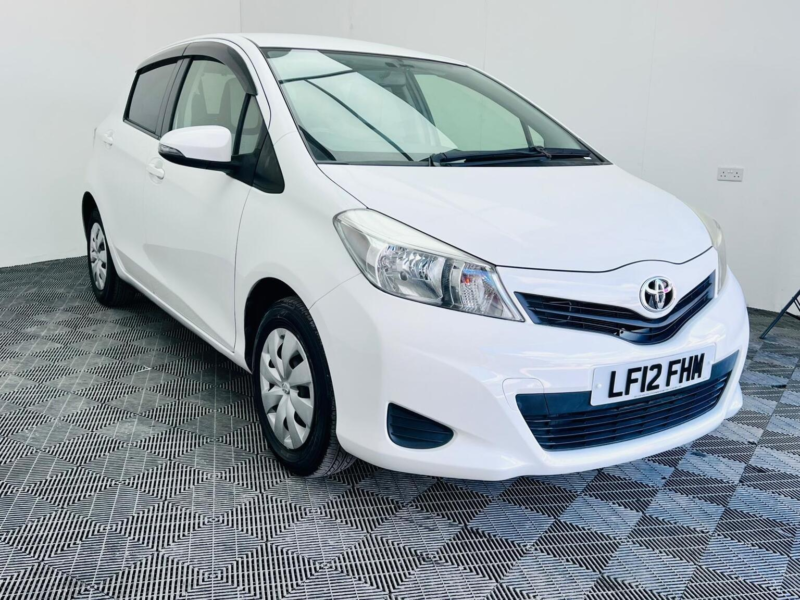 2012 Toyota Yaris 1.33 Dual Vvt-I Tr Multidrive S Euro 5 5dr in White — image 1