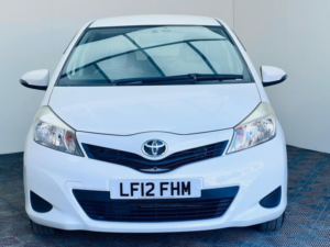 2012 Toyota Yaris 1.33 Dual Vvt-I Tr Multidrive S Euro 5 5dr in White — image 2