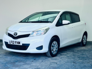 2012 Toyota Yaris 1.33 Dual Vvt-I Tr Multidrive S Euro 5 5dr in White — image 3