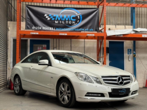 2012 Mercedes-Benz E Class 2.1 E250 Cdi Blueefficiency Se G-Tronic+ Euro 5 (s/s) 2dr in White — image 2
