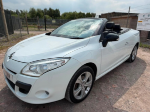 2011 Renault Megane 1.4 Tce Dynamique Tomtom Euro 5 2dr in White — image 3