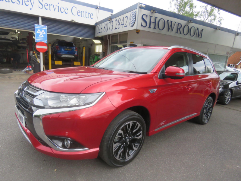 2018 Mitsubishi Outlander 2.0h 12kwh 4h CVT 4WD Euro 6 (s/s) 5dr in Red — image 1