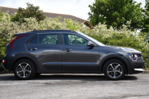 2025 Kia Niro 1.6 Gdi 11.1kwh 2 SUV 5dr Petrol Plug-In Hybrid Dct Euro 6 (s/s) (168 Bhp) in Grey — image 2