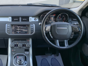 2014 Land Rover Range Rover Evoque 2.2 Sd4 Pure Tech Automatic 5-Door in Black — image 2