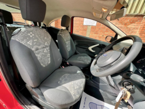 2015 Ford Ka 1.2 Studio Euro 5 3dr in Red — image 3