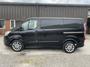 2015 Ford Transit Custom in Black — image 4