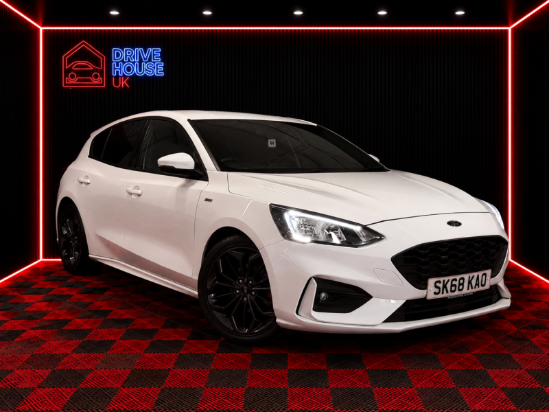 2018 Ford Focus 1.0 T Ecoboost St-Line X in White — image 1