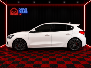 2018 Ford Focus 1.0 T Ecoboost St-Line X in White — image 2
