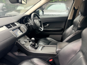 2016 Land Rover Range Rover Evoque Ed4 Se in Black — image 3