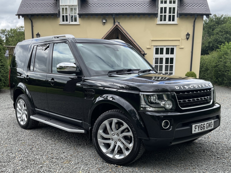 2016 Land Rover Discovery 4 Landmark Sdv6 in Black — image 1