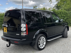 2016 Land Rover Discovery 4 Landmark Sdv6 in Black — image 3