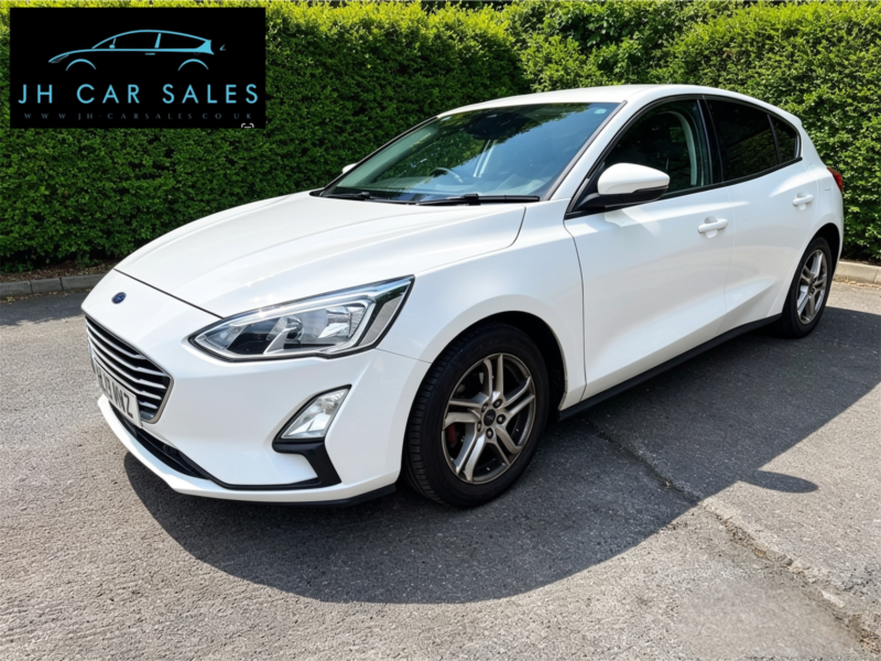 2019 Ford Focus 1.0 T Ecoboost Zetec in White — image 1