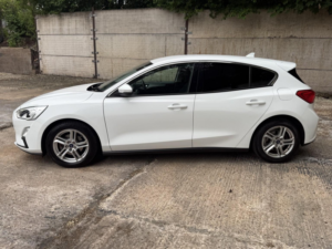 2019 Ford Focus 1.0 T Ecoboost Zetec in White — image 6