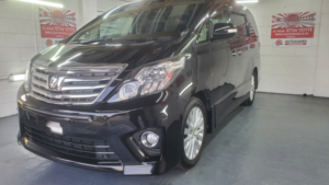 2013 Toyota Alphard 3.5cc Rear Lounge Seats 32k Miles in Black — image 3