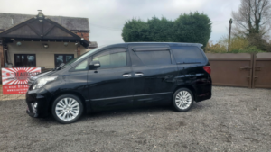 2013 Toyota Alphard 3.5cc Rear Lounge Seats 32k Miles in Black — image 6