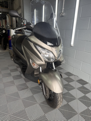2017 Suzuki Burgman 200 in Silver — image 3