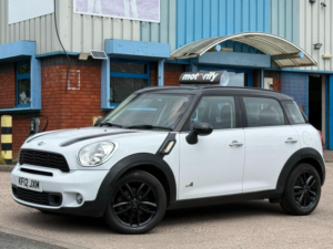 2012 MINI Countryman 2.0 Cooper Sd All4 Euro 5 (s/s) 5dr in White — image 2