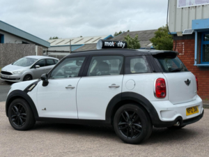 2012 MINI Countryman 2.0 Cooper Sd All4 Euro 5 (s/s) 5dr in White — image 6