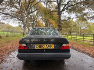 1987 Mercedes-Benz 230 Black in Black — image 4