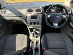 2011 Ford Focus 1.6 Tdci Dpf Sport 5dr in Silver — image 2