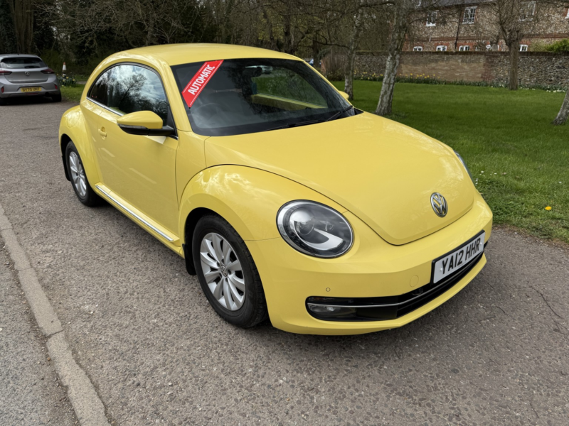 2012 Volkswagen Beetle 1.2 Tsi Design in Yellow — image 1