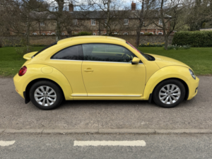 2012 Volkswagen Beetle 1.2 Tsi Design in Yellow — image 5