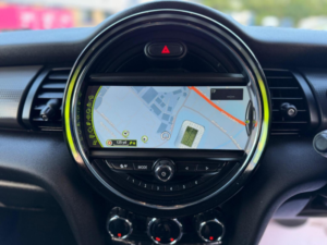 2014 MINI Hatch 1.5 Cooper D Auto Euro 6 (s/s) 5dr in Silver — image 2