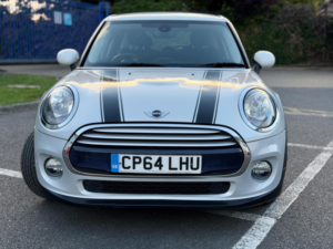 2014 MINI Hatch 1.5 Cooper D Auto Euro 6 (s/s) 5dr in Silver — image 3
