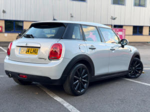 2014 MINI Hatch 1.5 Cooper D Auto Euro 6 (s/s) 5dr in Silver — image 4