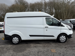 2018 Ford Transit Custom 2.0 340 Ecoblue in White — image 4