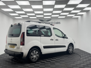 2014 Citroen Berlingo 1.6 E-Hdi Airdream Xtr in White — image 6