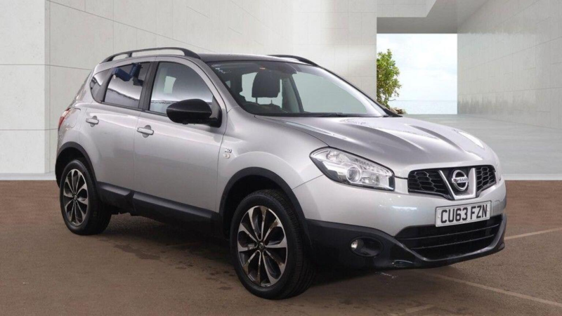 2013 Nissan Qashqai 1.6 360 2WD Euro 5 5dr in Silver — image 1