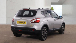 2013 Nissan Qashqai 1.6 360 2WD Euro 5 5dr in Silver — image 4