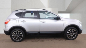 2013 Nissan Qashqai 1.6 360 2WD Euro 5 5dr in Silver — image 5