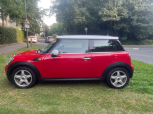 2009 MINI Hatch 1.6 Cooper D Hatch in Red — image 5