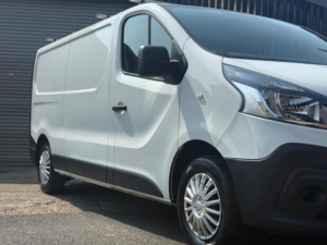 2019 Renault Trafic 1.6 Dci 29 Business+ Lwb Standard Roof Euro 6 5dr in White — image 3