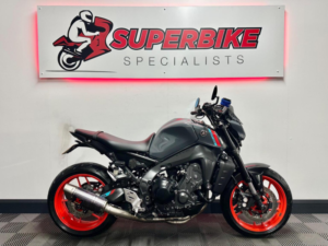 2021 Yamaha Mt-09 900 Hyper-Naked Euro 5 in Grey — image 2