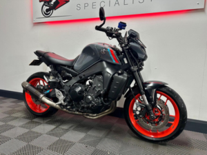2021 Yamaha Mt-09 900 Hyper-Naked Euro 5 in Grey — image 3