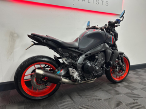 2021 Yamaha Mt-09 900 Hyper-Naked Euro 5 in Grey — image 4