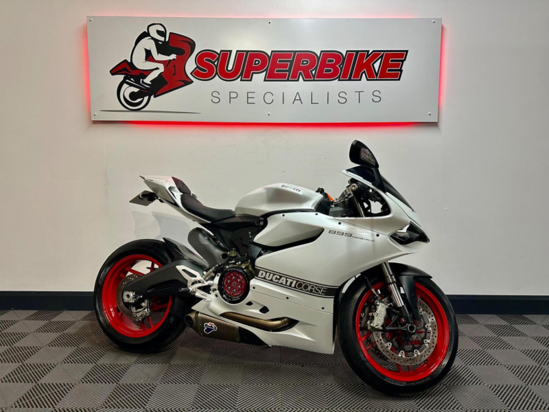 2014 Ducati 899 Panigale 899 in White — image 1
