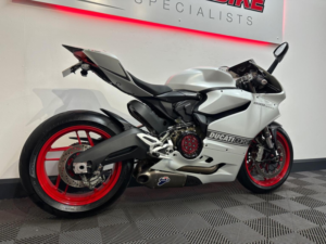 2014 Ducati 899 Panigale 899 in White — image 6