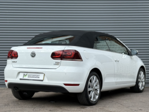 2014 Volkswagen Golf 1.6 Tdi Bluemotion Tech Se in White — image 3