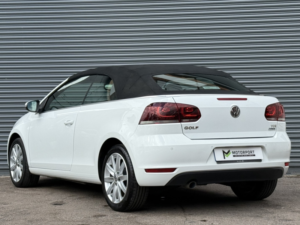 2014 Volkswagen Golf 1.6 Tdi Bluemotion Tech Se in White — image 4