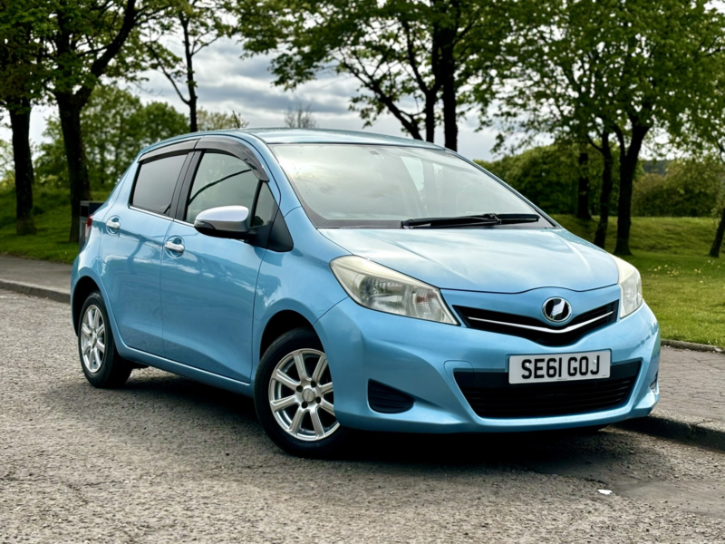 2012 Toyota Yaris 1.33 Dual Vvt-I T Spirit Hatchback 5dr Petrol Multidrive S Euro 5 (101 Ps) in Blue — image 1