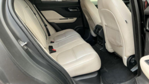 2018 Jaguar F-Pace 2.0 D165 Prestige Euro 6 (s/s) 5dr in Black — image 4