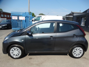2021 Toyota Aygo 1.0 Vvt-I X-Play Euro 6 (s/s) 5dr in Grey — image 4
